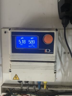 bo-cham-hoa-chat-tu-dong